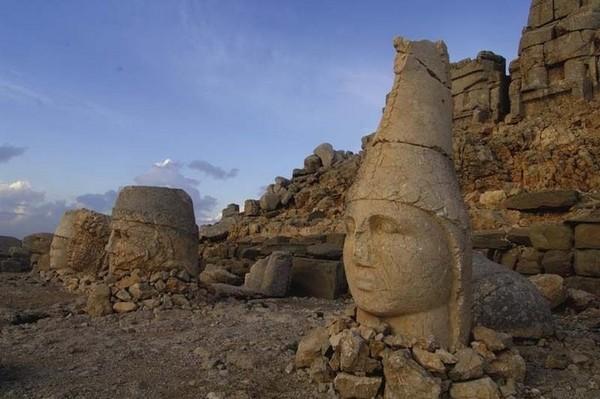 What Is Mount Nemrut Turkey? Sunrise at the Throne of the Gods - Turkey travel guide, tips and tour insights | My Turkey Adventure
