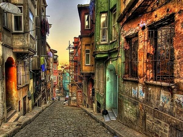 Istanbul Private Tour vs Walking Tour vs Self-Guided: 2026 Honest Comparison - Turkey travel guide, tips and tour insights | My Turkey Adventure