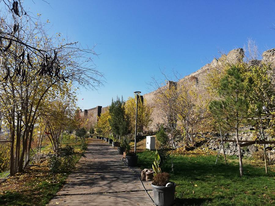 Diyarbakır Walls & Hevsel Gardens: UNESCO Basalt on the Tigris - Turkey travel guide, tips and tour insights | My Turkey Adventure