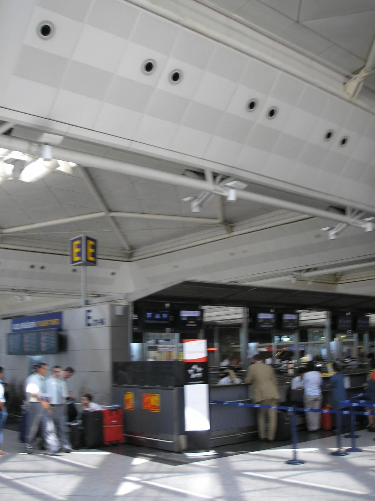 Istanbul Airport Guide for Foreigners: Gate 13, Transfers & Public Transport (2026) - Turkey travel guide, tips and tour insights | My Turkey Adventure