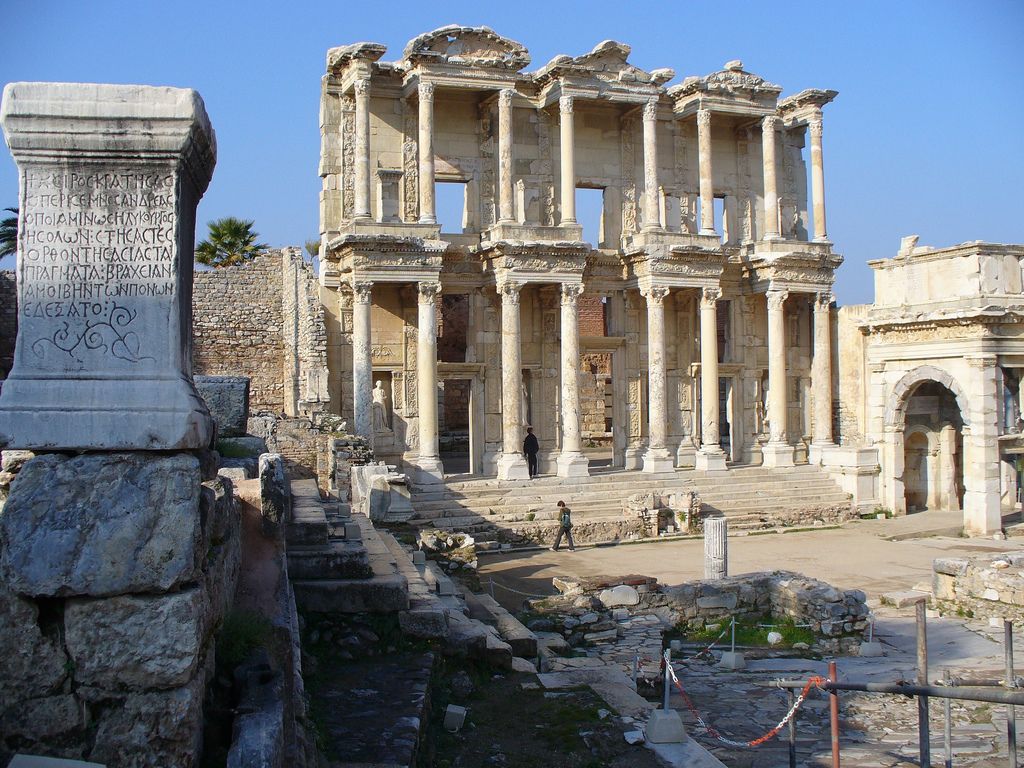 Curetes Street Ephesus: Visitor's Guide 2026 (Tips, Photos) - Turkey travel guide, tips and tour insights | My Turkey Adventure