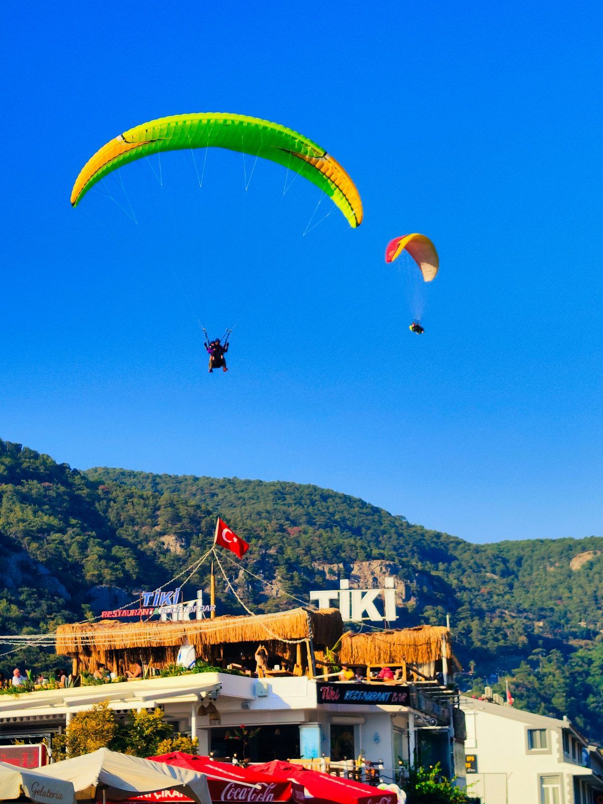 Pamukkale Paragliding – Soar Above the Cotton Castle
